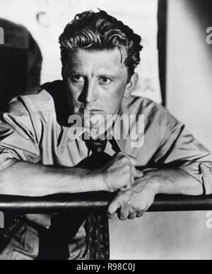 Original Film Titel: Krimi. Englischer Titel: DETECTIVE STORY. Jahr: 1951. Regie: William Wyler. Stars: Kirk Douglas. Quelle: Paramount Pictures/Album Stockfoto