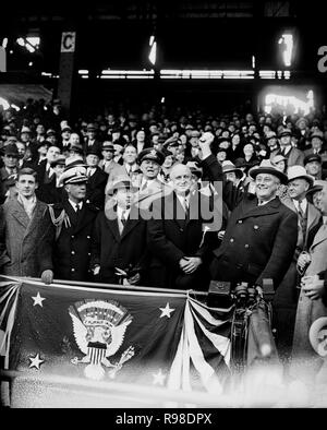 Us-Präsident Franklin Roosevelt die Teilnahme an Öffnung Tag Baseball Spiel, Griffith Stadium, Washington DC, USA, Harris & Ewing, 17. April 1935 Stockfoto