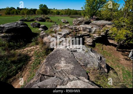 Kansas, Minneapolis, Rock City Park, einzigartige Felsen und Verteilung Stockfoto