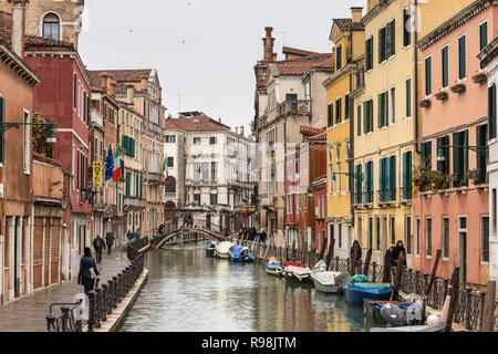 Venedig, Italien, 19. März, 2018: Tag Blick auf der Seite Kanal in Venedig, Italien Stockfoto