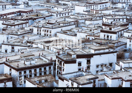 Shigatse, autonomen Region Tibet, China: Cluster von Häusern der Mönche von Tashi Lhunpo Kloster, dem traditionellen Sitz des Panchen Lama gegründet Stockfoto