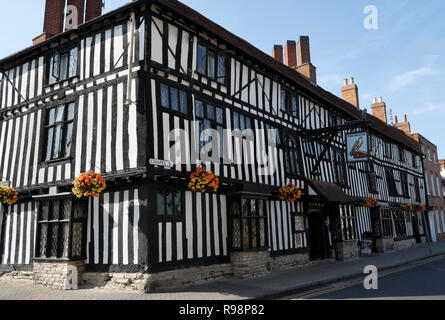 Hotel Indigo / Falcon Inn Hotel in der Chapel Street, Stratford upon Avon England Großbritannien, historisches Fachwerkgebäude, denkmalgeschützte Gebäudearchitektur Stockfoto