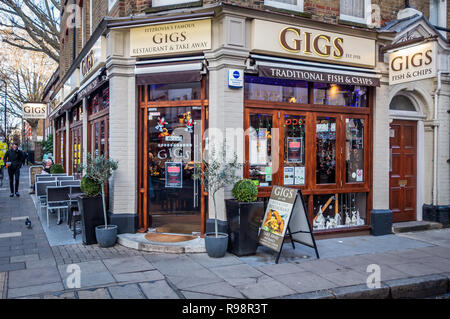Konzerte traditionellen Fisch- und Chip Shop vorne an der Ecke Tottenham St, Bloomsbury, London W1, England Stockfoto