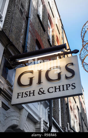 Chip Shop anmelden Konzerte traditionellen Fisch- und Chip Shop in Tottenham St, Bloomsbury, London W1, England außerhalb Stockfoto