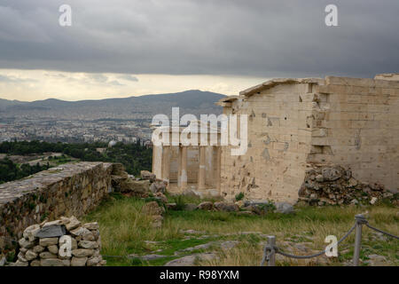 Ich hatte das Glück am Tag besuchte ich die Akropolis. Es gab fast keine Touristen gibt es an diesem Tag mich von Träumen und die Zeit reisen abzulenken. Stockfoto