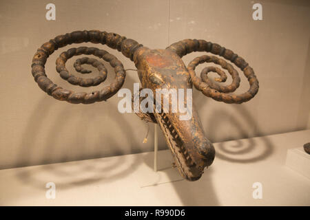 Ram Kopfbedeckung; Nigeria, untere Cross River, Ejagham Völker, 19. und 20. Jh., Metropolitan Museum of Art, New York City. Stockfoto