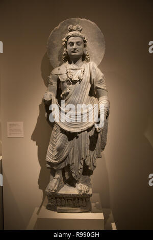 Stehender Bodhisattva Maitreya (Buddha der Zukunft), Pakistan, ca. 3. Jahrhundert. Metropolitan Museum of Art, New York City. Stockfoto