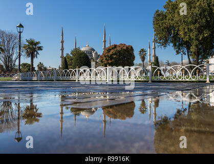 Istanbul, Türkei - Beendete 1616, der Sultan Ahmed Moschee, die gemeinhin als Blaue Moschee, ist eines der bekanntesten Wahrzeichen von Istanbul Stockfoto
