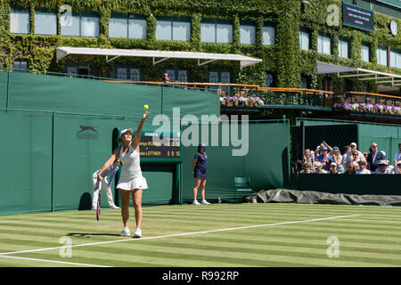 02. Juli 2018. Die Wimbledon Tennis Championships 2018 auf der All England Lawn Tennis und Croquet Club, London, England, UK statt. Evgeniya Rodina ( Stockfoto