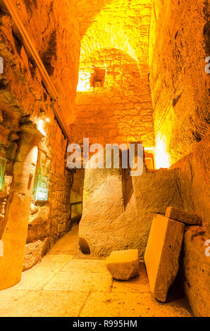 Kolonnaden Periode des Zweiten Tempels herodianischen Straße in die Tunnel unter dem Tempelberg in Jerusalem, Israel Stockfoto