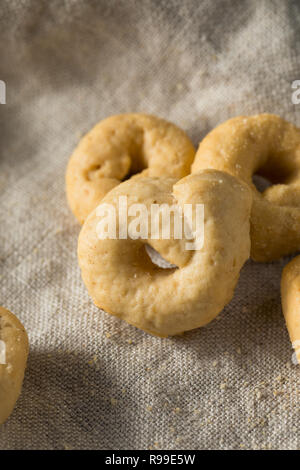 Olivenöl Itlian Taralli Cracker Kekse bereit zu Essen Stockfoto