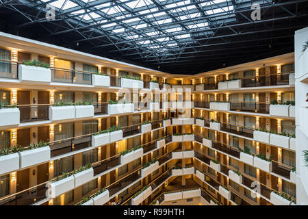 Hotel Atrium mit Oberlicht Stockfoto