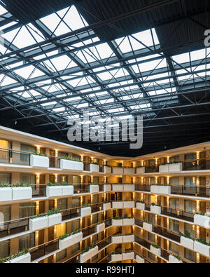 Hotel Atrium mit Oberlicht Stockfoto