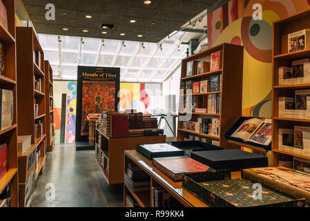 New York City, USA - 25. Juni 2018: Innenansicht der Buchhandlung in Greene Street in Soho Gusseisen Historic District Stockfoto