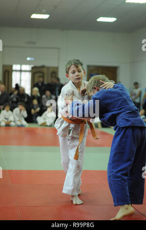 Kovrov, Russland. 26. Oktober 2013. Wettbewerbe Judo in Sports Complex Vympel Stockfoto