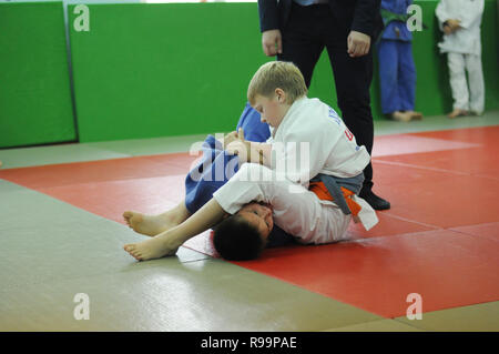 Kovrov, Russland. 26. Oktober 2013. Wettbewerbe Judo in Sports Complex Vympel Stockfoto