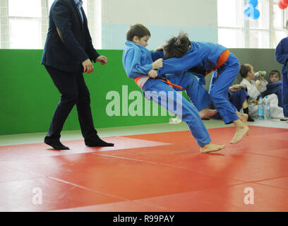 Kovrov, Russland. 26. Oktober 2013. Wettbewerbe Judo in Sports Complex Vympel Stockfoto