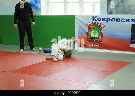 Kovrov, Russland. 26. Oktober 2013. Wettbewerbe Judo in Sports Complex Vympel Stockfoto