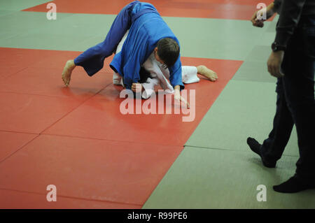 Kovrov, Russland. 26. Oktober 2013. Wettbewerbe Judo in Sports Complex Vympel Stockfoto