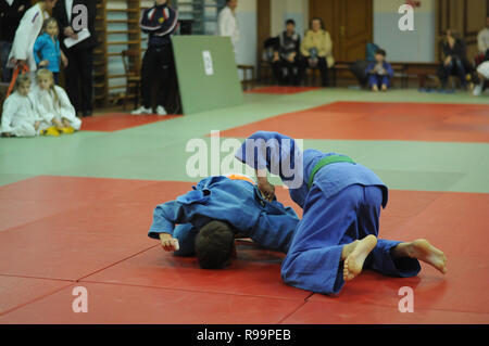 Kovrov, Russland. 26. Oktober 2013. Wettbewerbe Judo in Sports Complex Vympel Stockfoto