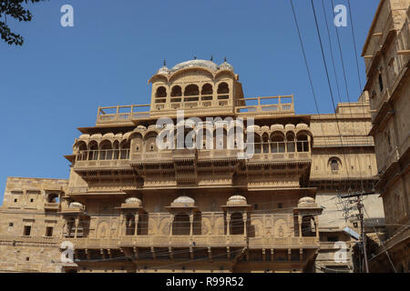 Patwon Ki Haveli, Jaisalmer, Rajasthan, Indien. Die erste unter diesen havelis wurde in Betrieb genommen und im Jahr 1805 von Guman Chand Geographie Islands gebaut Stockfoto