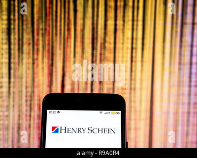 Henry Schein Firmenlogo auf dem Smartphone angezeigt Stockfoto