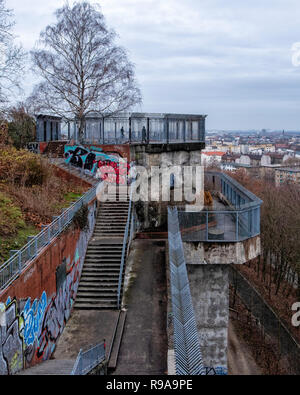 Bürgerpark Berlin Volkspark Humboldthain, Flak Flakturm (Flakturm), Bunker und Aussichtsplattform Stockfoto