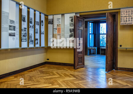 Berlin. Innere des Haus der Wannsee-Konferenz Gedenkstätte. Villa, wo Nazi- und SS-Führer trafen sich am 20. Januar 1942 deportation Juden zu planen Stockfoto