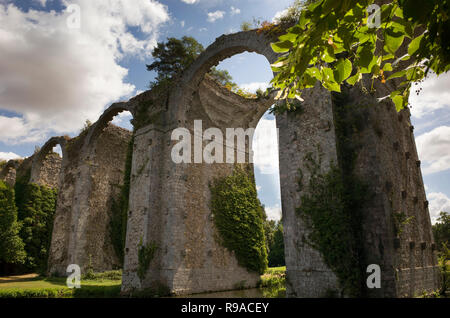 Aquaduct im Chateau de Maintenon, Eure-et-Loir Abteilung, Region Centre, Frankreich, Europa Stockfoto