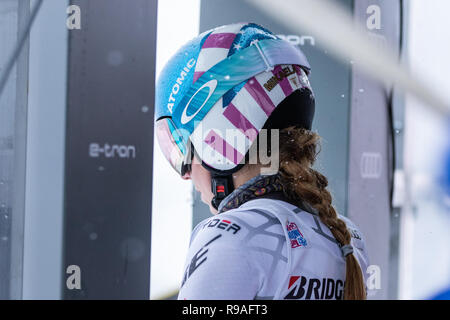 Courchevel, Rhone Alpes, Frankreich, 21. Dezember 2018 Mikaela Shiffrin der USA gewinnt Courchevel Damen Riesenslalom Audi FIS Alpine Ski World Cup 2019 Stockfoto