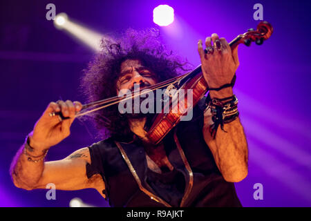 Padua, Italien. 20 Dez, 2018. Musik Konzert: Ara Malikian während die unglaubliche Welt Tour in Padua 20 Dezember 2019 Credit: Unabhängige Fotoagentur/Alamy leben Nachrichten Stockfoto