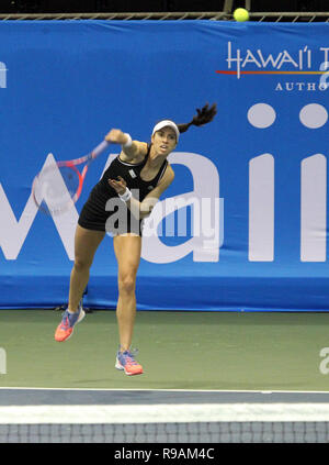 Dezember 21, 2018 - Christaina McHale in einem Match serviert gegen Monica Puig während der Hawaii geöffnet an der Neal S. Blaisdell Center in Honolulu, Hawaii - Michael Sullivan/CSM Stockfoto