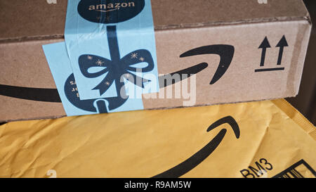 Vancouver, British Columbia, Kanada. 21 Dez, 2018. Pakete von Amazon. Credit: bayne Stanley/ZUMA Draht/Alamy leben Nachrichten Stockfoto