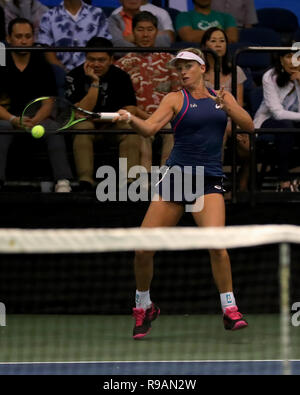 Honolulu, Hawaii. Dezember 21, 2018 - CoCo Vandeweghe smacks ein Hit gegen Eugenie Bouchard während der Hawaii geöffnet an der Neal S. Blaisdell Center in Honolulu, HI. (Foto von Andrew Lee/CSM) Credit: Cal Sport Media/Alamy leben Nachrichten Stockfoto