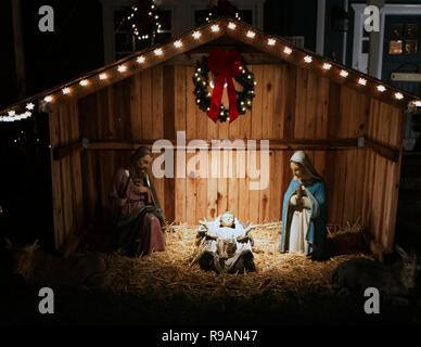 Torrance, Kalifornien, USA. 22 Dez, 2018. Dezember 21, 2018: Weihnachtsbeleuchtung erstrahlen in der Nachbarschaft Seaside Holiday Lights. Torrnce, CA, USA, Kredit: Brent Clark/Alamy leben Nachrichten Stockfoto