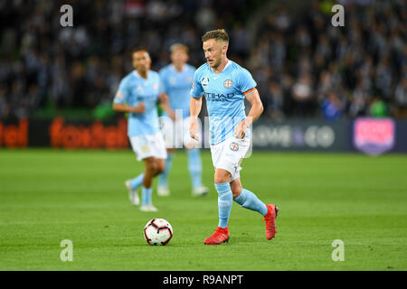 AAMI Park, Melbourne, Australien. 22 Dez, 2018. Eine Liga Fußball, Melbourne City im Vergleich zu Melbourne Victory; Scott Jamieson von Melbourne City bewegt den Ball in Richtung der Bereich Kredit: Aktion plus Sport/Alamy leben Nachrichten Stockfoto