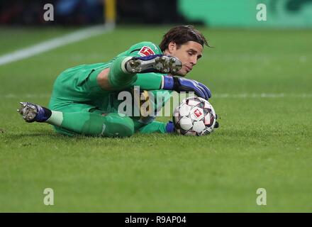 Dortmund, Deutschland. 21 Dez, 2018. firo Fußball, 21.12.2018 1.Bundesliga, Saison 2018/2019 BVB Borussia Dortmund - VfL Borussia Mönchengladbach, Gladbach, Borussia Mönchengladbach 2:1 Single Action, Yann Sommer | Verwendung der weltweiten Kredit: dpa/Alamy leben Nachrichten Stockfoto