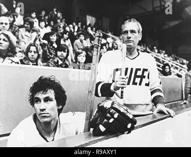 Original Film Titel: SLAP SHOT. Englischer Titel: SLAP SHOT. Jahr: 1977. Regie: George ROY HILL. Stars: Paul Newman; MICHAEL ONTKEAN. Quelle: UNIVERSAL PICTURES/Album Stockfoto