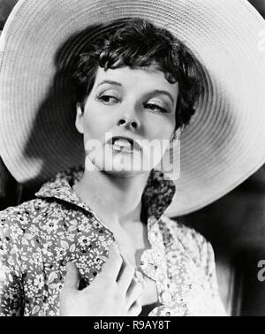 Original Film Titel: SYLVIA SCARLETT. Englischer Titel: SYLVIA SCARLETT. Jahr: 1935. Regie: George Cukor. Stars: Katharine Hepburn. Credit: RKO/Album Stockfoto