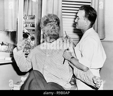 Original Filmtitel: FRANKENSTEIN MEETS THE WOLF MAN. Englischer Titel: FRANKENSTEIN MEETS THE WOLF MAN. Jahr: 1943. Regie: ROY WILLIAM NEILL. Stars: LON CHANEY JR.; Jack Pierce. Quelle: UNIVERSAL PICTURES/Album Stockfoto