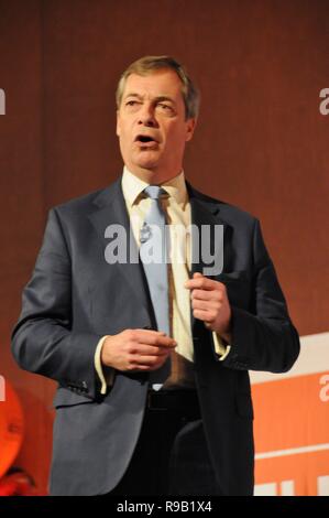 Nigel Farage Ex-Führer der Ukip Adressen Brexit Wähler und die Ukip Unterstützer, an einem Verlassen bedeutet Veranstaltung in London verlassen. Stockfoto