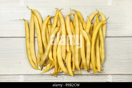 Gelb string (Wachs) Bohnen auf Whiteboards. Tischplatte anzeigen. Stockfoto