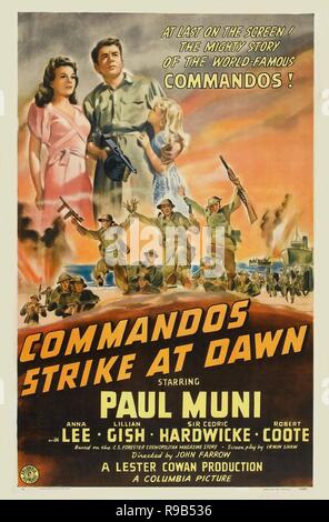 Original Film Titel: COMMANDOS STRIKE in der Morgendämmerung. Englischer Titel: COMMANDOS STRIKE in der Morgendämmerung. Jahr: 1942. Regie: John FARROW. Quelle: Columbia Pictures/Album Stockfoto