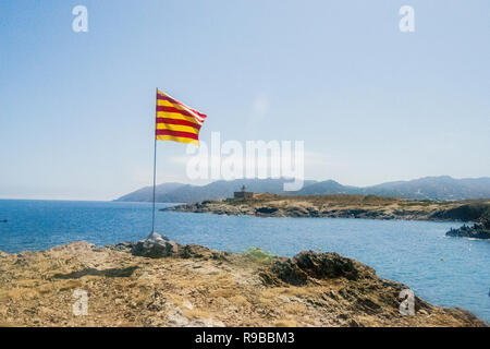 Paisajes del Camino de Ronda de Llançà ein Port de la Selva. Stockfoto