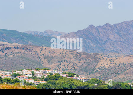 Paisajes del Camino de Ronda de Llançà ein Port de la Selva. Stockfoto