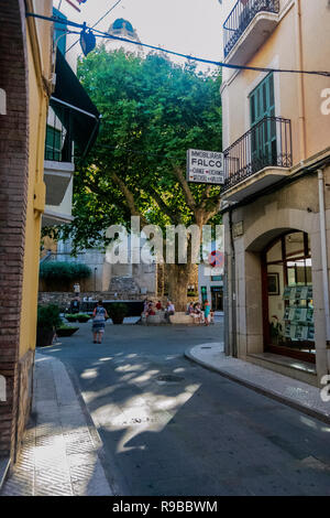 Straßen und Markt von Llançà, Alt Empordà, Girona, Catalunya. Stockfoto