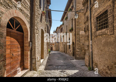 Via dell'Orso, mittelalterliche Vicolo (Durchgang) im historischen Zentrum von Perugia, Umbrien, Italien Stockfoto