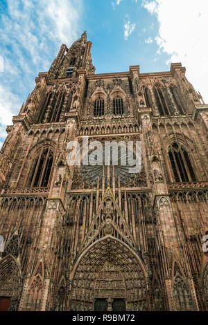 Fassade der Kathedrale von Straßburg, Frankreich Stockfoto