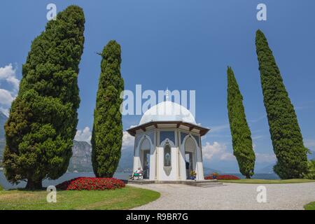 Maurischer Pavillon mit Skulpturen Ich. a. Ferdinand I. von Habsburg und Maria Anna von Savoyen, Villa Melzi, Bellagio, Italien. Stockfoto