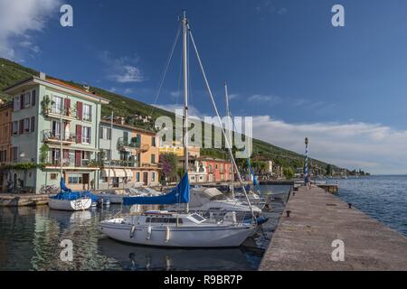 Hafen von Castelletto di Brenzone, Gardasee, Venetien Italien. Stockfoto